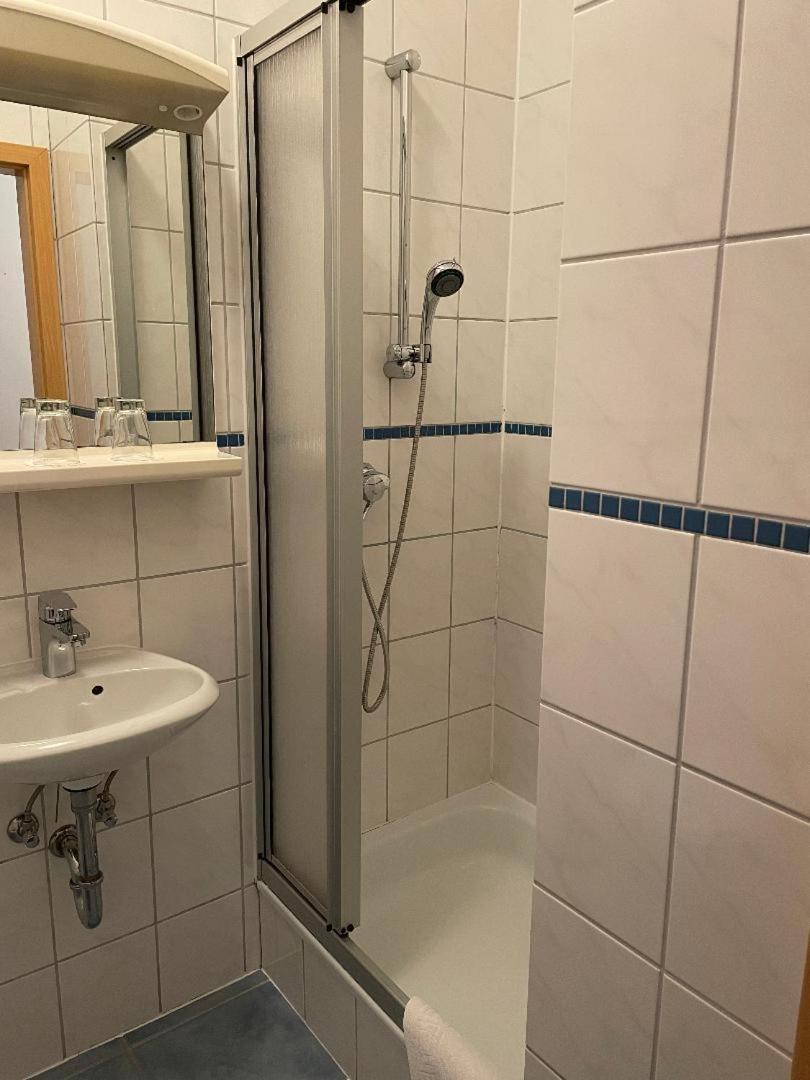Hotel Zum Goldenen Loewen Sankt Goar Habitación foto